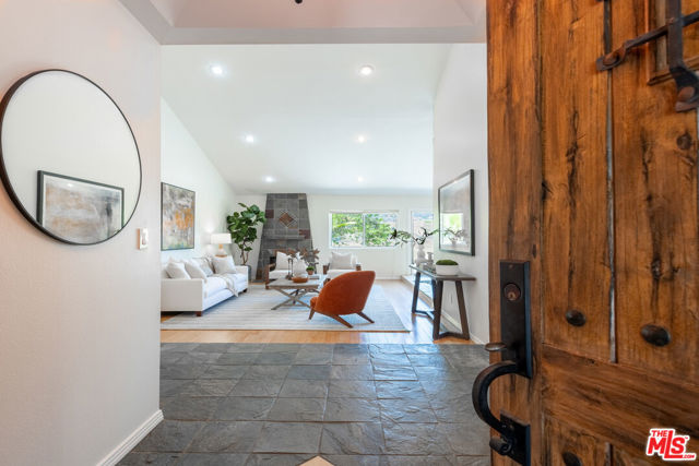 8919 Moorcroft Avenue, West Hills CA: https://media.crmls.org/mediaz/c7fb898c-a771-4f87-8cf6-099c147b8333.jpg