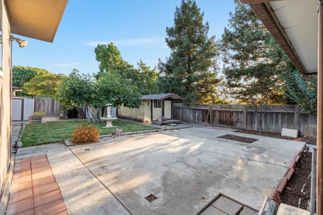 1150 Bonnie View Road, Hollister CA: https://media.crmls.org/mediaz/c7fb91c0-eb67-4558-95bc-1366dccfafa6.jpg