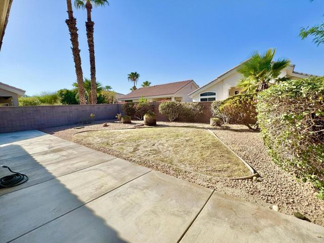 78948 Waterford Lane, Palm Desert CA: https://media.crmls.org/mediaz/c7fda5a9-471a-412e-ab9e-f7a568e50809.jpg
