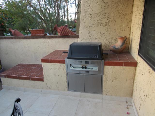 48440 Racquet Lane, Palm Desert CA: https://media.crmls.org/mediaz/c7fdc1ed-724a-42d7-8e7a-e8f5aa79181d.jpg