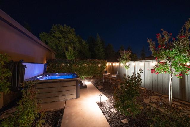8300 Willowood Place, Granite Bay CA: https://media.crmls.org/mediaz/c7fe23a0-c7d3-4940-a68b-00e71b9b5118.jpg