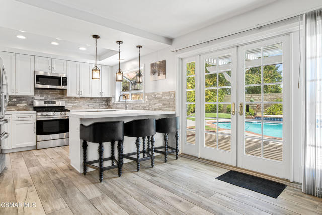 30836 Overfall Drive, Westlake Village CA: https://media.crmls.org/mediaz/c7fed681-4d06-4f70-8df9-3026d1d74da1.jpg