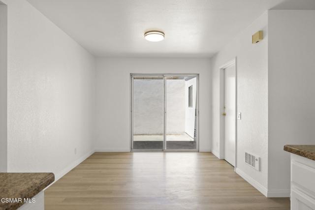 307 Lark Ellen Avenue, Ojai CA: https://media.crmls.org/mediaz/c7fee9f4-0178-463c-839d-9f01962fa277.jpg