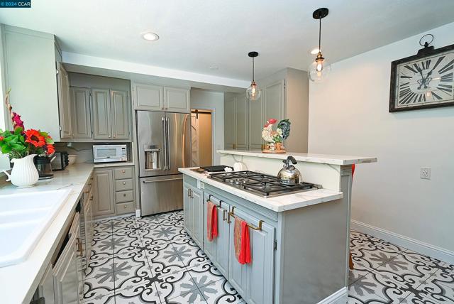 Image 12 of 48 For 4416 Reinhardt Dr