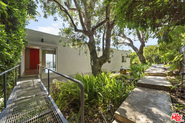 3625 Lowry Road, Los Angeles CA: https://media.crmls.org/mediaz/c7ff6d2c-5ea8-4ee1-8e89-542197c177d4.jpg