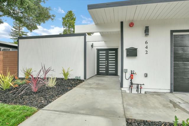 642 Appleberry Drive, San Rafael CA: https://media.crmls.org/mediaz/c7ff8401-2809-40b9-b0a3-addbee7e0b95.jpg