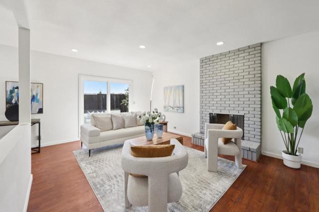 2995 Pettigrew Court, San Jose CA: https://media.crmls.org/mediaz/c7ffeaab-9396-4496-8edf-e360194bdec3.jpg