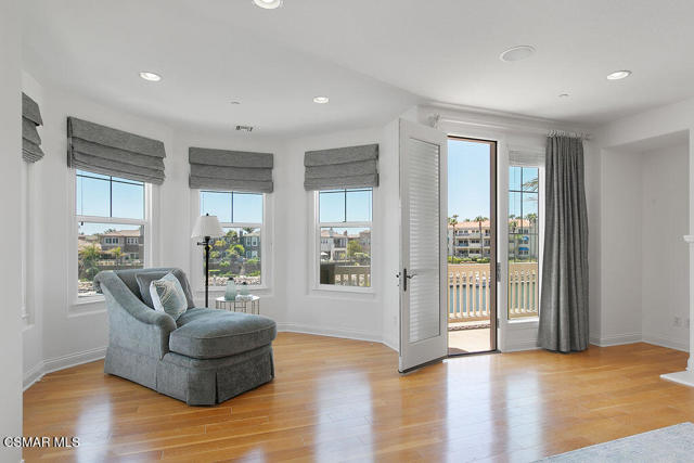 4014 Caribbean Street, Oxnard CA: https://media.crmls.org/mediaz/c7fff31e-3ccc-40af-b570-e88c994ca44e.jpg