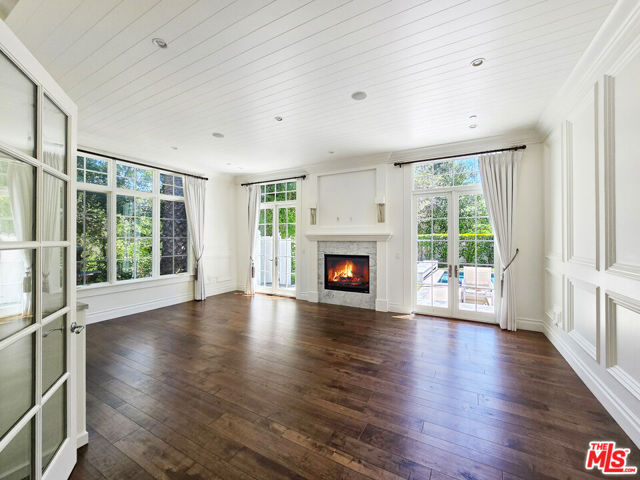 3815 Valley Meadow Road, Encino CA: https://media.crmls.org/mediaz/c8006bdc-c66d-4830-a3d5-571f89d93585.jpg