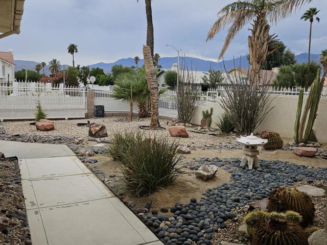 68520 Risueno Road, Cathedral City CA: https://media.crmls.org/mediaz/c80180ca-d361-4f82-be4d-ba1e4fb1a4a3.jpg