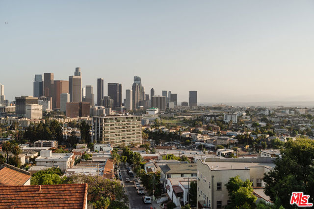 1124 W Panorama Way, Los Angeles CA: https://media.crmls.org/mediaz/c801f44f-82e9-422d-9830-00123901da38.jpg