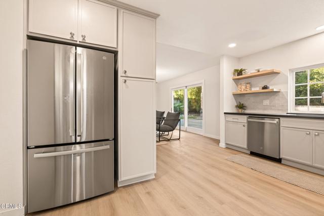 111 Donnick Avenue, Thousand Oaks CA: https://media.crmls.org/mediaz/c802c052-efe6-4496-bebe-c409dc888c4c.jpg