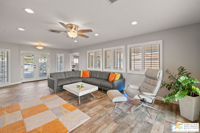 2002 S Bobolink Lane, Palm Springs CA: https://media.crmls.org/mediaz/c802c9b6-ed52-4cc7-adfa-fec56b400cec.jpg