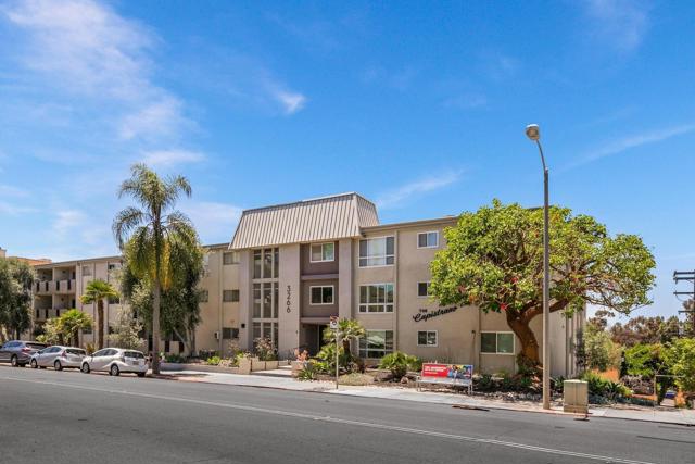 3266 1st Ave., San Diego CA: https://media.crmls.org/mediaz/c80345cd-19d4-4240-b367-595c0aaba486.jpg