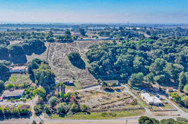 15108 Castroville Boulevard, Castroville CA: https://media.crmls.org/mediaz/c803b359-6d88-4e85-9ede-04713650bc4f.jpg