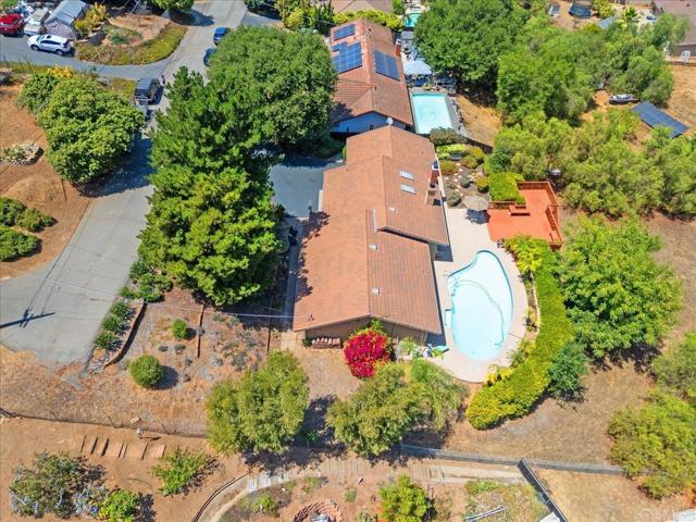 Detail Gallery Image 19 of 29 For 2073 Mountain View Dr, Escondido,  CA 92027 - 4 Beds | 2 Baths