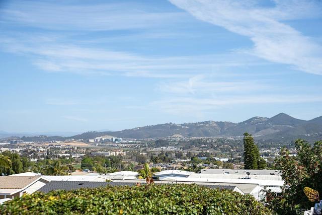 3535 Linda Vista Drive, San Marcos CA: https://media.crmls.org/mediaz/c8041c19-76b2-4aa2-8a9a-ac01d67fb497.jpg