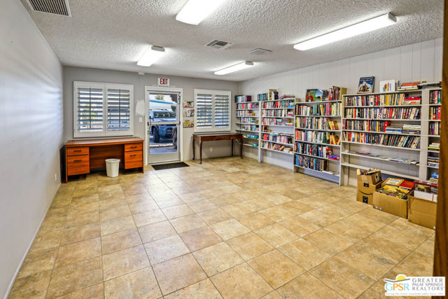 80 Dunes Circle, Cathedral City CA: https://media.crmls.org/mediaz/c8049ca9-d267-4cb1-8762-ef2cc574ff8c.jpg