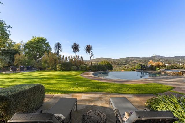 Detail Gallery Image 5 of 15 For 18102 via Ascenso, Rancho Santa Fe,  CA 92067 - 6 Beds | 6/1 Baths