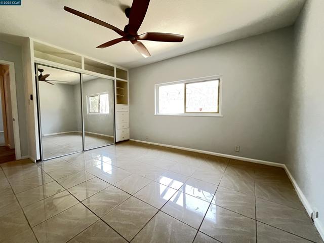 7618 Sunkist Dr, Oakland CA: https://media.crmls.org/mediaz/c805c23d-3d8c-49b6-aa00-ded1ac8a6b03.jpg