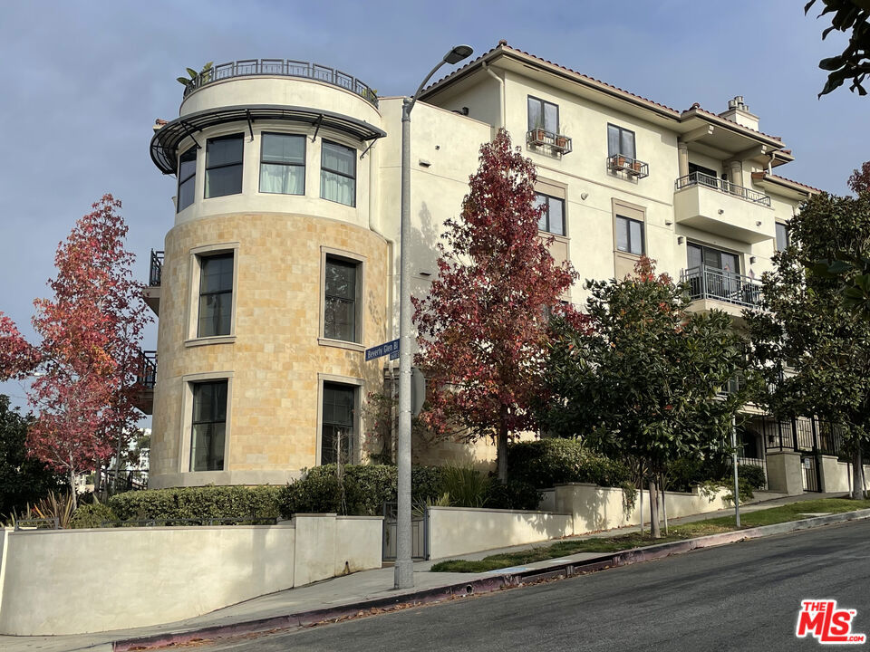 1636 S Beverly Glen Boulevard #104