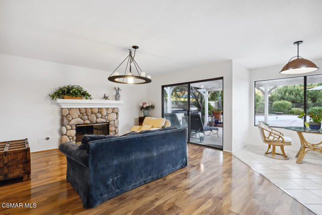 6690 Oak Springs Drive, Oak Park CA: https://media.crmls.org/mediaz/c8067a0c-5065-44b1-b1dd-eed514cd5c3d.jpg