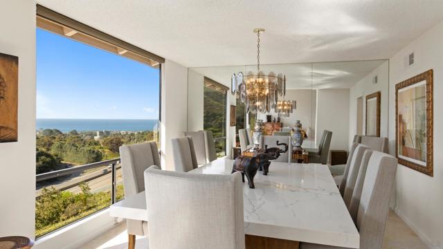 7646 Caminito Coromandel, La Jolla, CA 92037