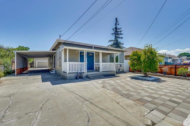 764 4th Avenue, Redwood City CA: https://media.crmls.org/mediaz/c806ff5d-b4a5-462a-90bf-1b2bb464a992.jpg