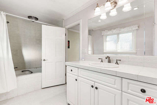 2212 Stacy Lane, Camarillo CA: https://media.crmls.org/mediaz/c807843f-c432-435c-81c0-0760d41e83bf.jpg