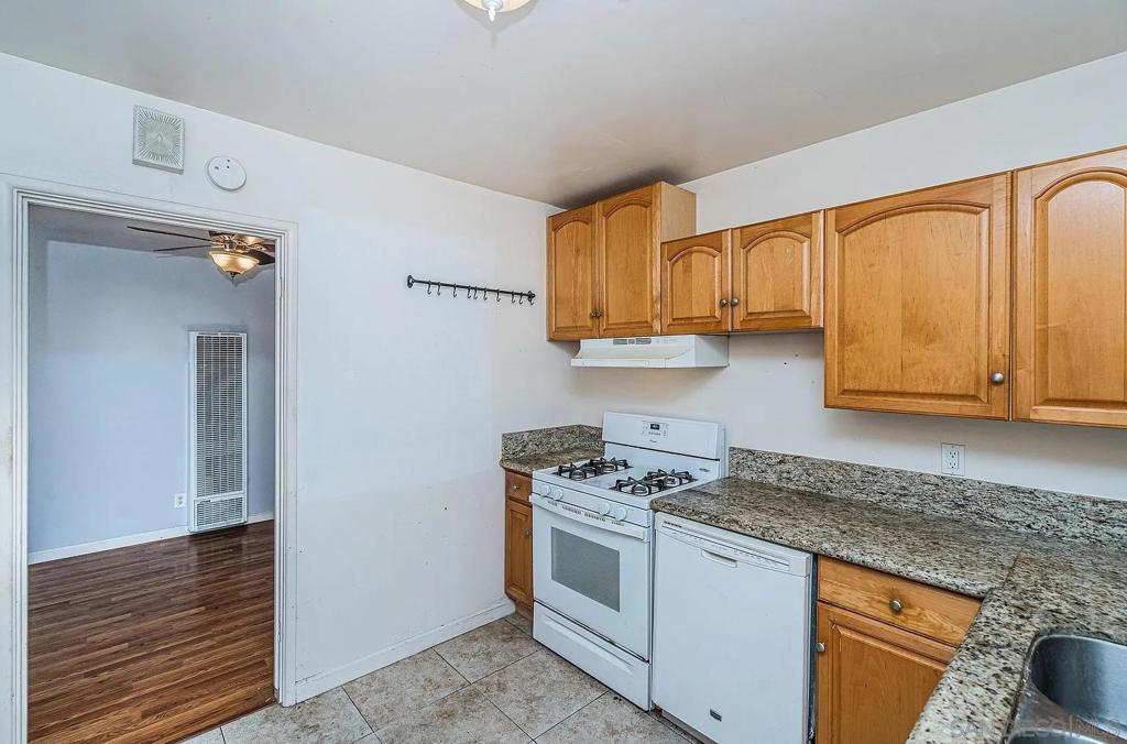 7345 Fay Ave - photo 4