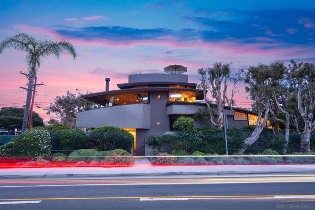 203 23rd St, Del Mar CA: https://media.crmls.org/mediaz/c80845d1-3cbc-44cf-b4d4-e6b2b9b3e3ce.jpg