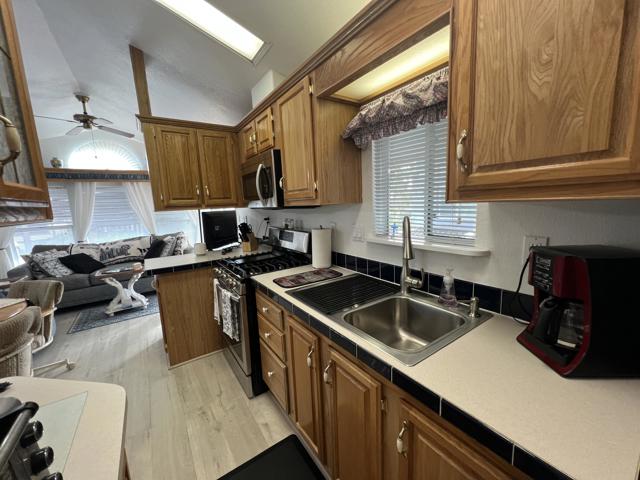 74711 Dillon Road, Desert Hot Springs CA: https://media.crmls.org/mediaz/c809107f-4486-4b25-84b8-a9364f7649ce.jpg