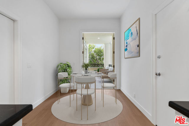 10118 Empyrean Way, Los Angeles CA: https://media.crmls.org/mediaz/c809238b-5705-4eab-aedf-ba50b727c54f.jpg