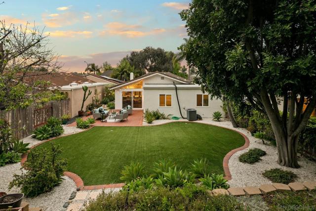 1736 Hill Top Lane, Encinitas CA: https://media.crmls.org/mediaz/c8092f75-3980-4ccb-89ba-75e6b566786c.jpg