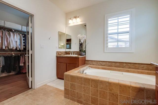 15655 Paseo Montenero, San Diego CA: https://media.crmls.org/mediaz/c809b01b-c87b-49b9-a29e-ee2b979aa3d1.jpg
