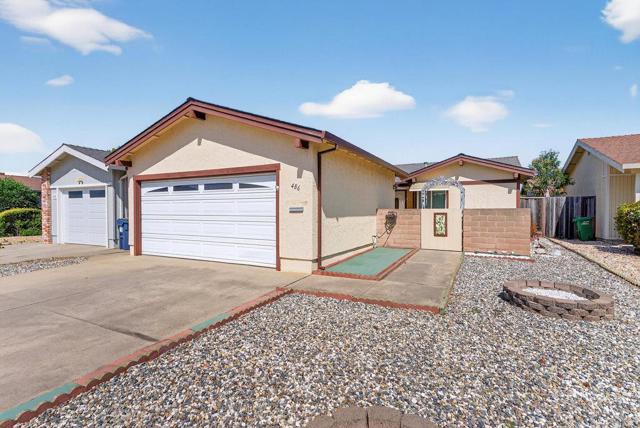 486 Cloudview Drive, Watsonville CA: https://media.crmls.org/mediaz/c809fd37-7768-4334-807c-d1c826935e84.jpg