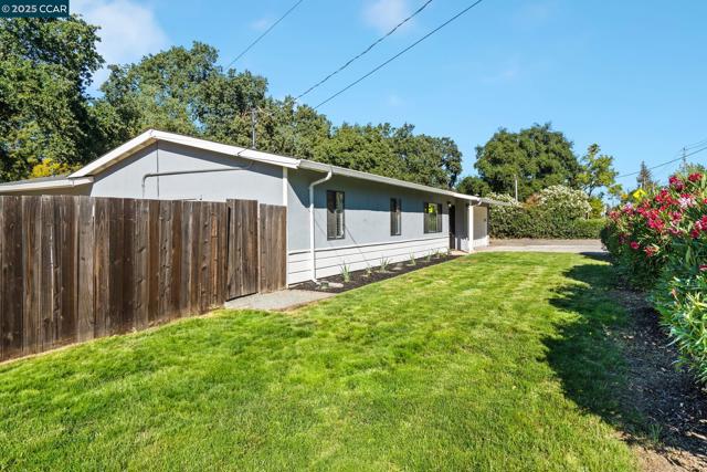3225 Cowell Rd, Concord CA: https://media.crmls.org/mediaz/c80a6084-e15b-41e4-86c5-59e8add4d88a.jpg
