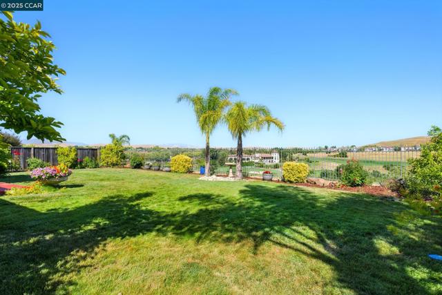 416 Ustilago Ct, San Ramon CA: https://media.crmls.org/mediaz/c80a88ec-0bc3-43b5-9216-9418911b8f7e.jpg