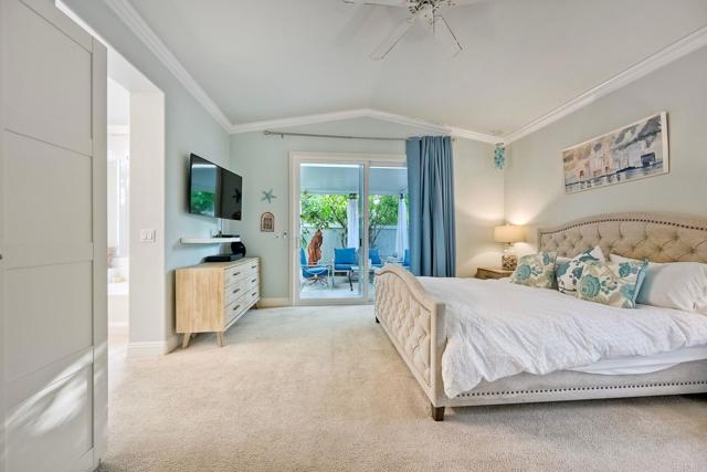 6707 Ketch Way, Carlsbad CA: https://media.crmls.org/mediaz/c80adfd5-6023-46ea-85ef-291051a451a2.jpg