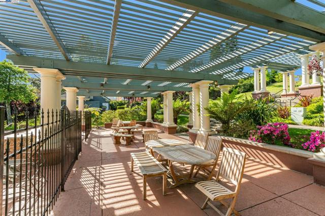 4001 W Lakeshore Drive, San Ramon CA: https://media.crmls.org/mediaz/c80b1fc2-9bf5-4aa4-9840-1dc7a78bb6de.jpg