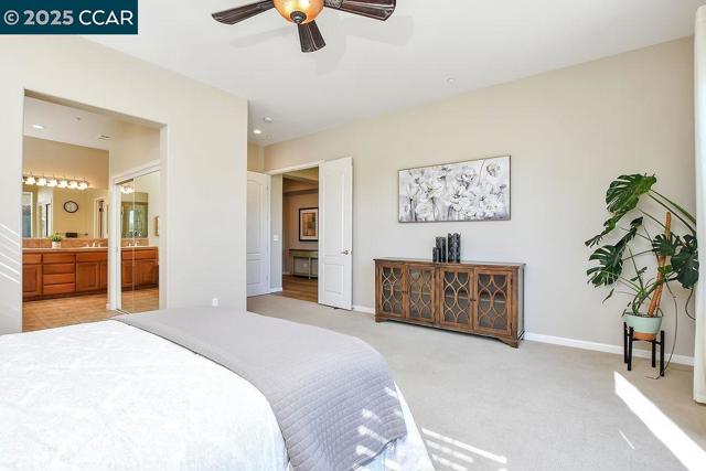2560 Risebridge Ct, Brentwood CA: https://media.crmls.org/mediaz/c80b26d6-25e6-48b3-90d6-3a03976f635d.jpg