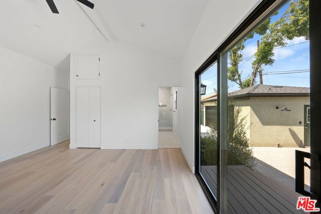 4718 Gaviota Avenue, Long Beach CA: https://media.crmls.org/mediaz/c80b7421-37f6-4cc0-8d10-6083b08dfc1c.jpg