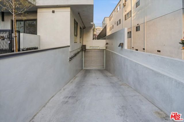 1820 Prosser Avenue, Los Angeles CA: https://media.crmls.org/mediaz/c80b9e29-3c66-4b90-b4b1-021be13c6785.jpg