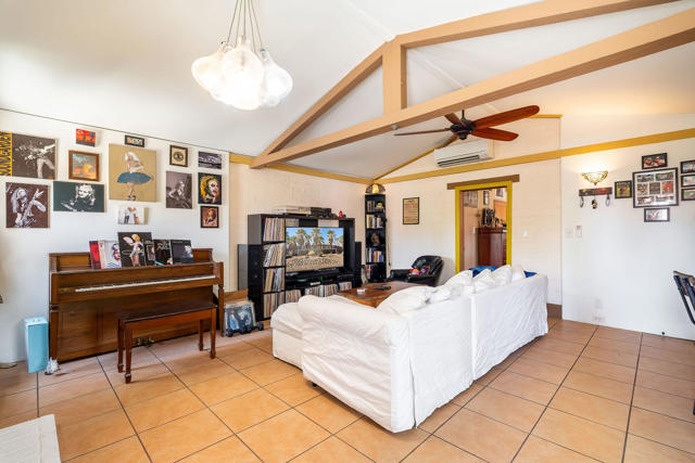 689 E Camino Parocela, Palm Springs CA: https://media.crmls.org/mediaz/c80c862e-6408-4d01-9306-a761c941179e.jpg