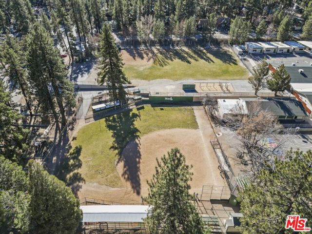 1197 Oriole Road, Wrightwood CA: https://media.crmls.org/mediaz/c80c9297-27dd-4e85-b066-9c5e015a4b51.jpg