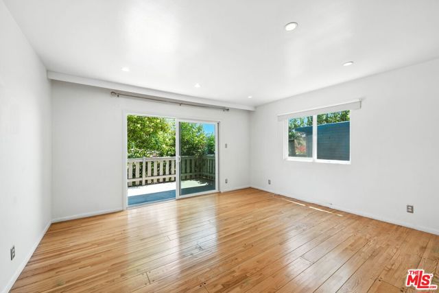 1317 Devlin Drive, Los Angeles CA: https://media.crmls.org/mediaz/c80cad71-a98f-4c29-a513-450cc27c13ca.jpg