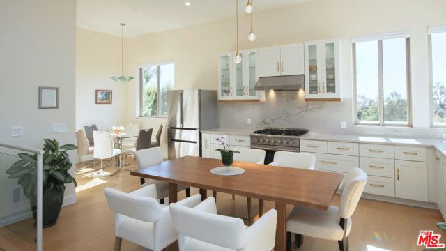 5787 Calpine Drive, Malibu CA: https://media.crmls.org/mediaz/c80cce5c-3de1-4719-ba45-db41f48d137e.jpg