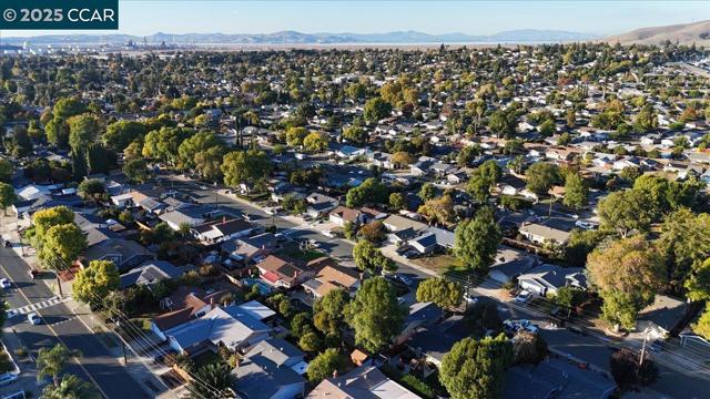 2644 E Olivera Rd, Concord CA: https://media.crmls.org/mediaz/c80d12f2-afba-4d17-b3eb-ee6e81639503.jpg