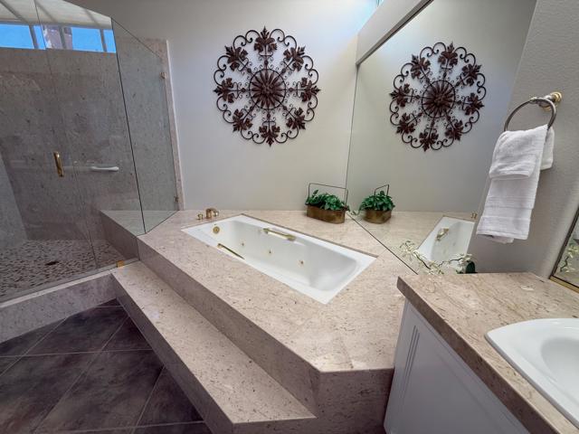 79765 Tangelo, La Quinta CA: https://media.crmls.org/mediaz/c80dff25-0cb5-42f1-ab0b-e6aa97cded0f.jpg