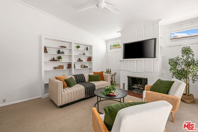 10815 Rochester Avenue, Los Angeles CA: https://media.crmls.org/mediaz/c80e53b8-fa3b-4d17-9d23-5ead32fa662a.jpg